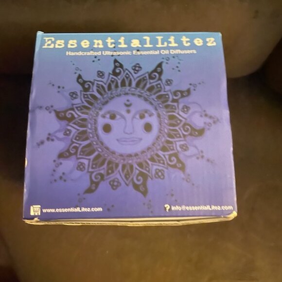 Oil Diffuser - Picture 2 of 3